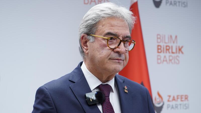 Ali Şehirlioğlu, Ümit Özdağ'a uygulanan hukuksuzluğa ilişkin basın toplantısı düzenledi