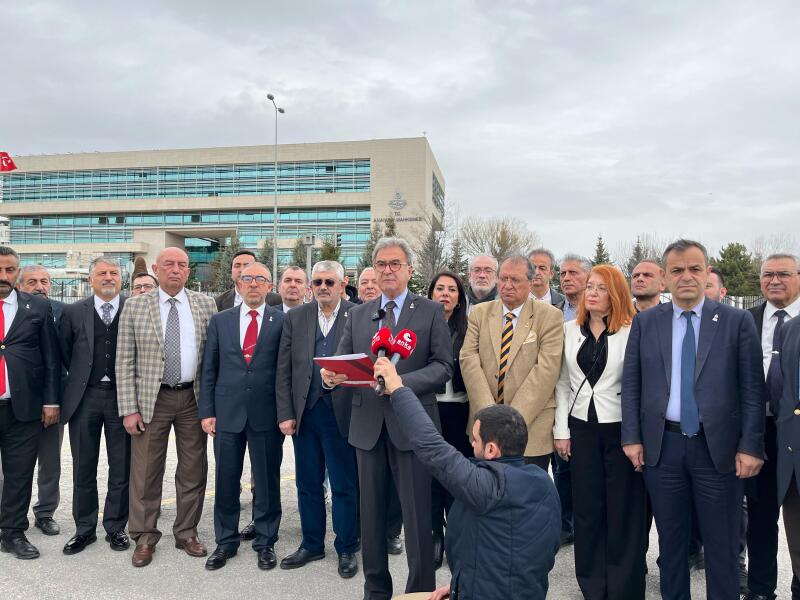 Genel Başkan Vekilimiz Prof. Dr. Ali Şehirlioğlu, Genel Başkanımız Prof. Dr. Ümit Özdağ’ın tutukluluğu hakkında basın açıklaması yaptı.