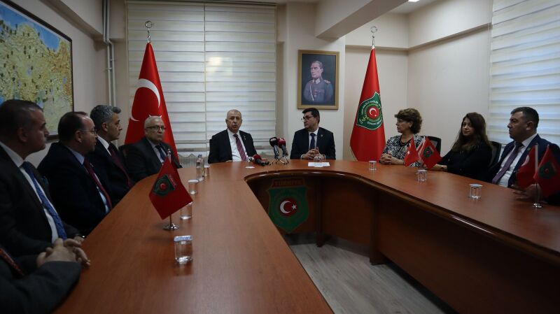 Genel Başkanımız Prof. Dr. Ümit Özdağ, Türkiye Harp Malulü Gaziler, Şehit Dul ve Yetimleri Derneği Genel Başkanı Mustafa Işık’ı makamında ziyaret etti.